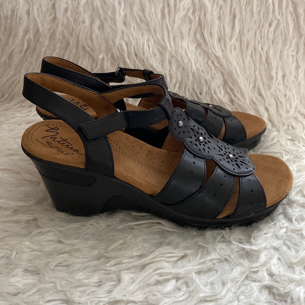 Natural Soul Black Slingback Sandals NWOT